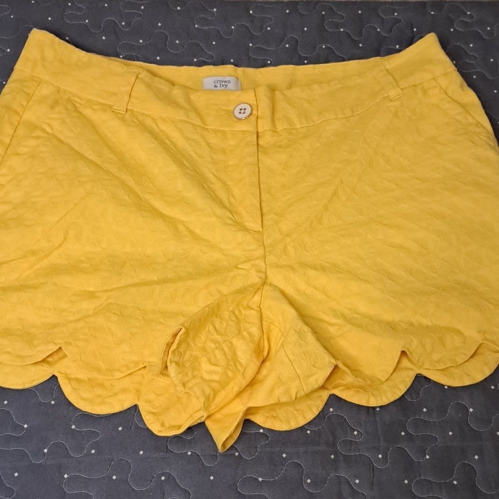 Crown & Ivy Shelby yellow shorts size 12